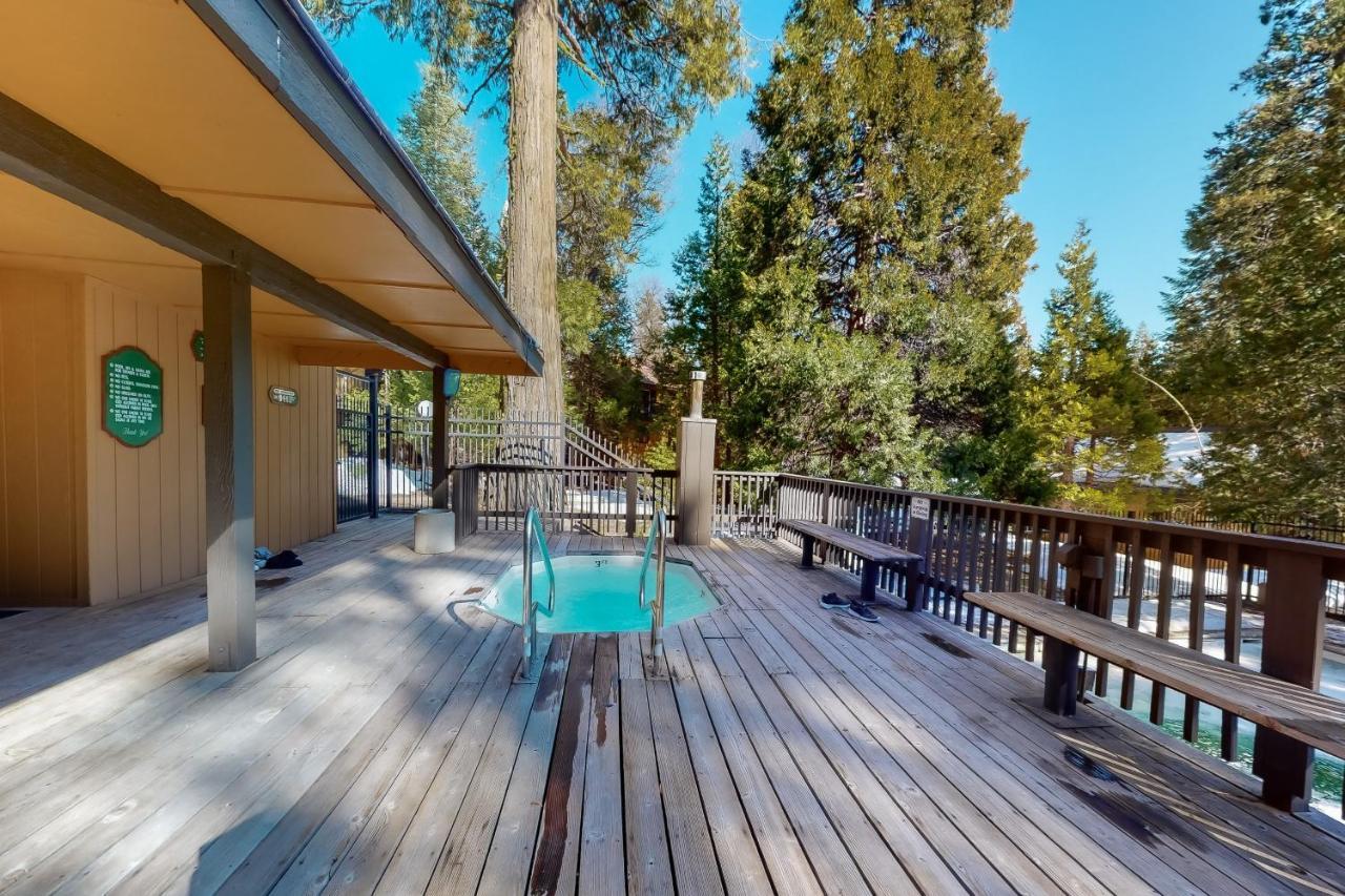Sierra Swiss Chalet シェイバー・レイク エクステリア 写真