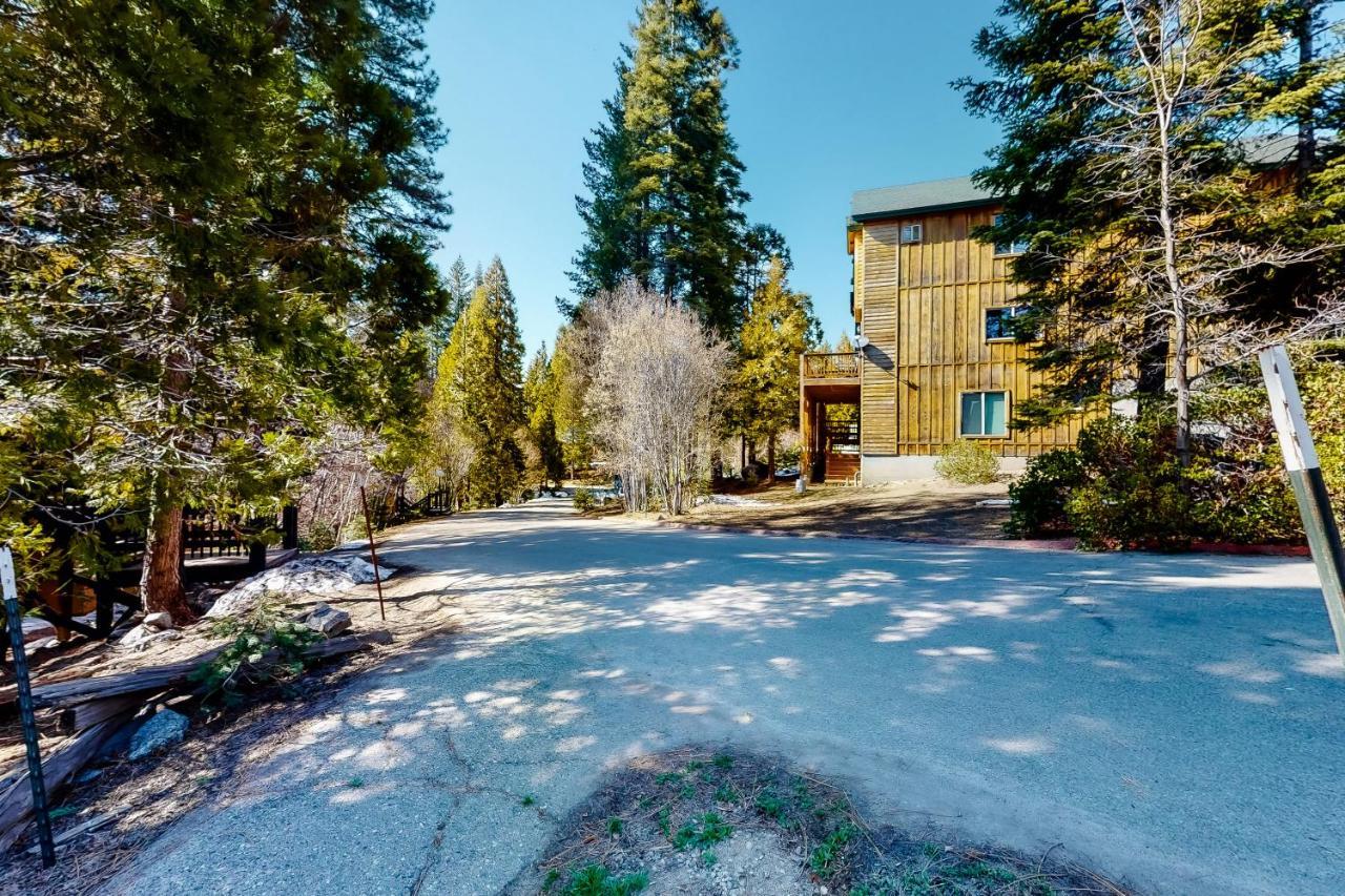 Sierra Swiss Chalet シェイバー・レイク エクステリア 写真