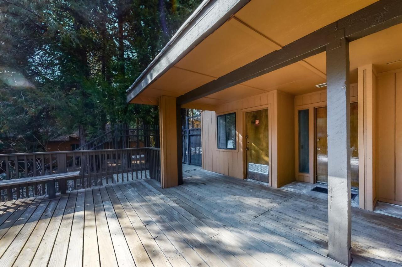 Sierra Swiss Chalet シェイバー・レイク エクステリア 写真