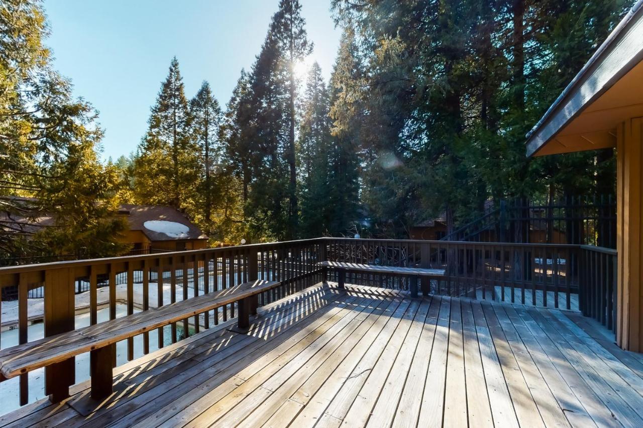 Sierra Swiss Chalet シェイバー・レイク エクステリア 写真